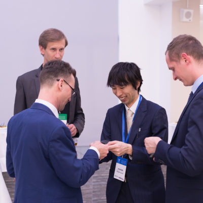 2018年研讨会：KViHT教研室主任Yu.V.科 祖霍夫和“压缩机，真空，制冷设备和气 动系统”科学工程中心主任 S.V.卡尔塔索 夫与三菱重工的代表
