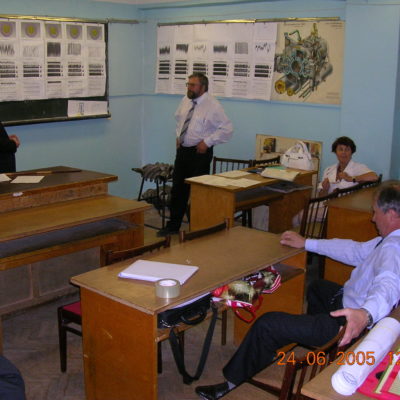 圣彼得堡国立理工大学压缩机，真空和制冷工程系的研究生Alexander Lebedev在2005年为他的最终资格工作辩护。