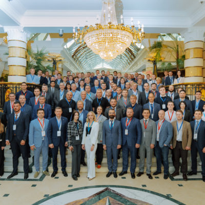 第六屆國際工業會議「壓縮機技術」2024 的與會者。會議網站 www.conf.kviht.ru. 會議的組織者是科學與工程組「壓縮機、真空、冷凍設備以及氣體輸送和處理系統」。