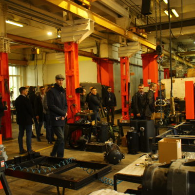 压缩机技术会议2022. 与会者参观了JSC"Arsmash"螺杆压缩机生产企业。