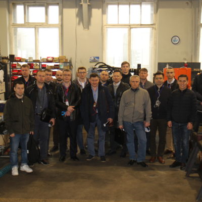 压缩机技术会议2022. 与会者参观了JSC"Arsmash"螺杆压缩机生产企业。