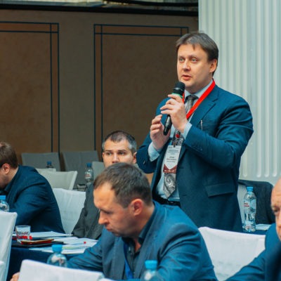 2023 年會議：Gazprom VNIIGAZ LLC 現場壓縮機和渦輪冷凍系統實驗室負責人 Mikhail Vorontsov 向演講者提問